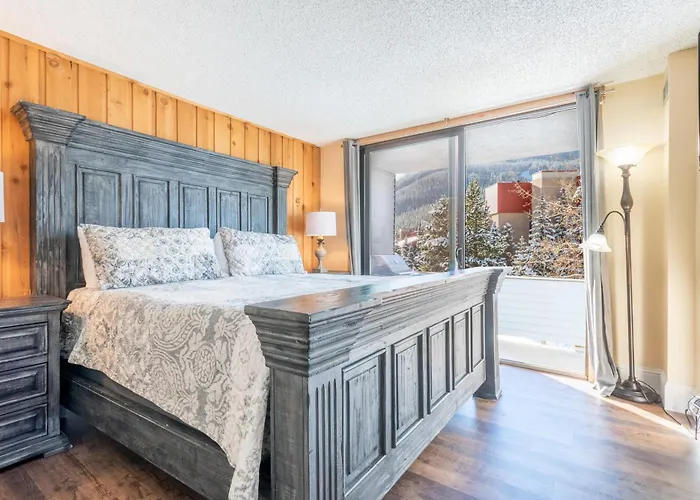 Snowbridge Square 107